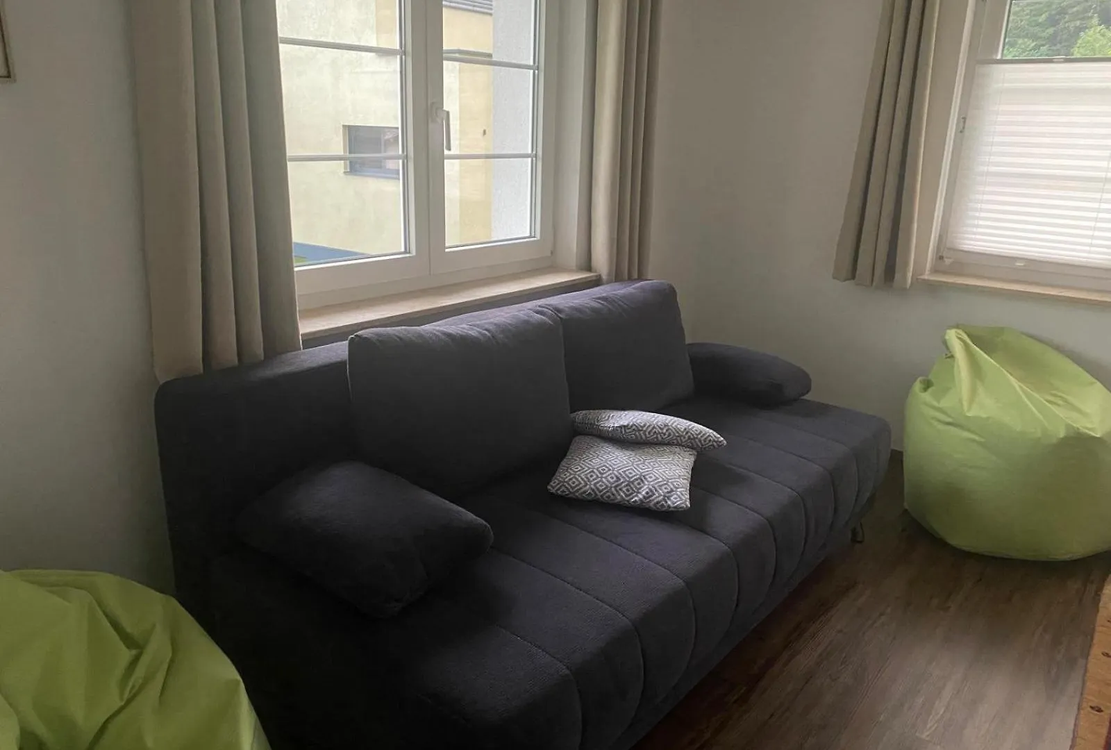 Wohnung Mit Garten Und Panoramablick In Innsbruck Austria